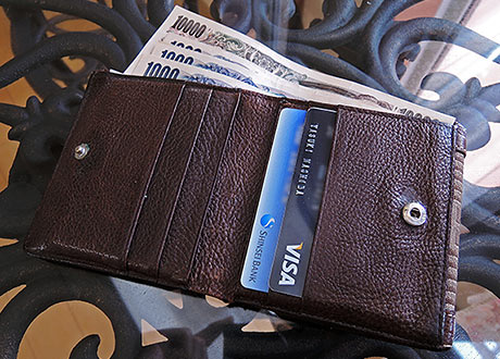 海外バックパッカー一人旅のお金の管理とクレジットカードの準備
